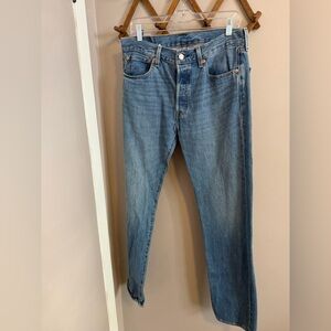 Levi’s 501 32X34 button fly light wash classic iconic Levi’s red label